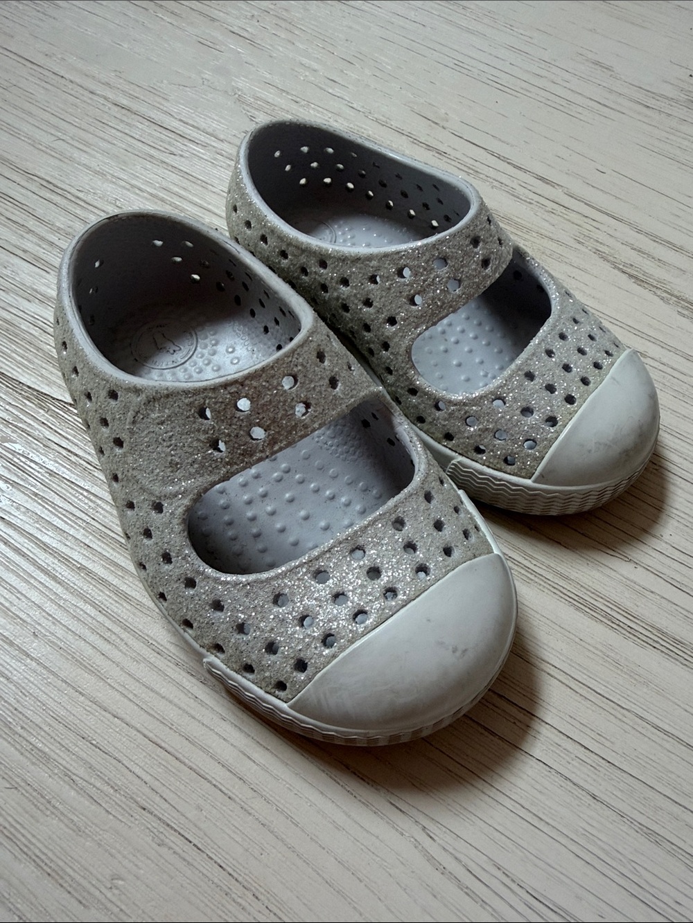 Native Kids Glitter Mary Jane Slip-On - Silver/Light Gray